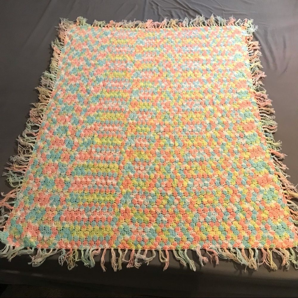Vintage unisex handmade fringed crochet baby blanket‎